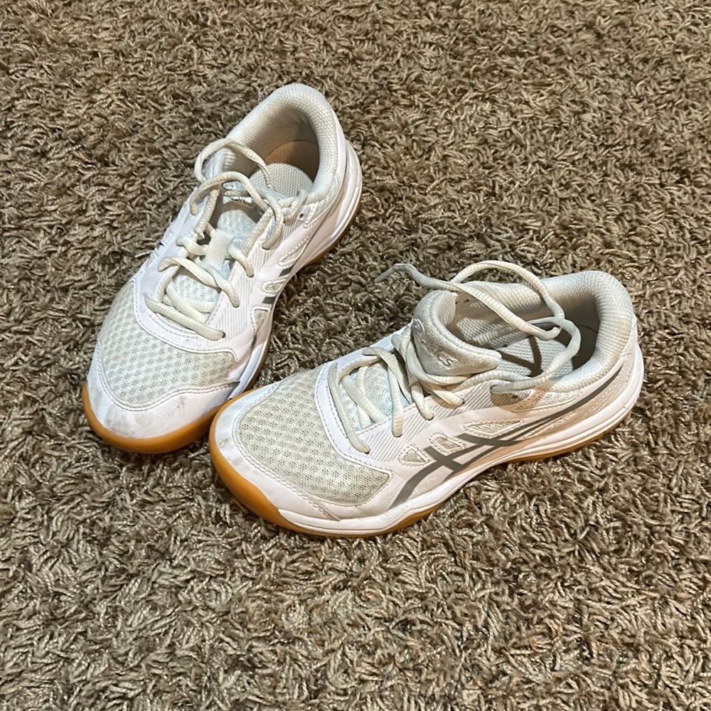 ASICS volleyball shoes youth 3